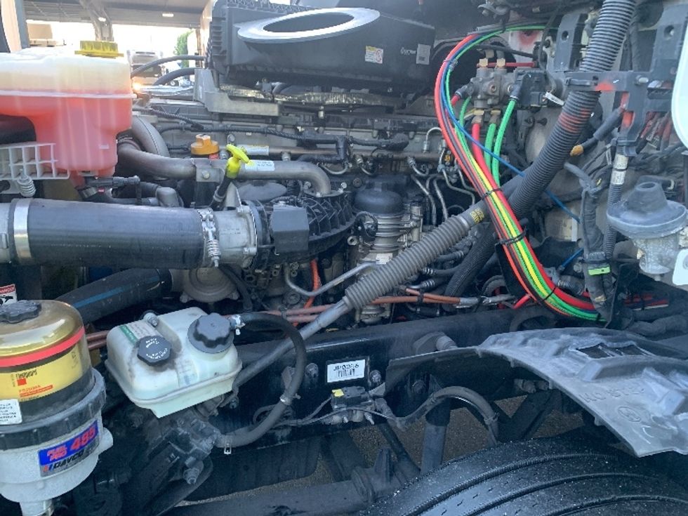 Day Cab Tractor-Heavy Duty Tractors-Freightliner-2018-T12664ST-Torrance-CA-361,044\n\t\tmiles-$ 43,750 - Image 16