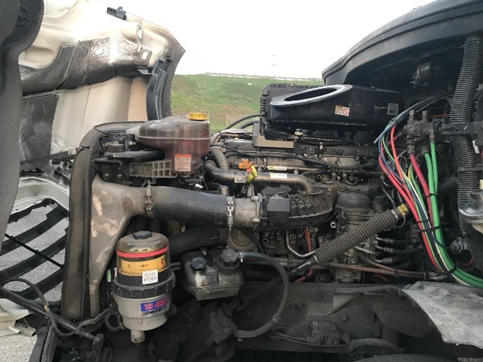 Day Cab Tractor-Heavy Duty Tractors-Freightliner-2018-T12664ST-Torrance-CA-364,172\n\t\tmiles-$ 44,750 - Image 16