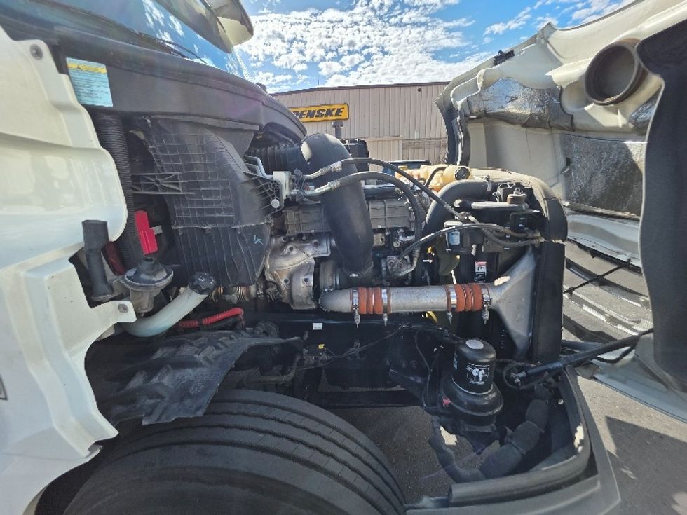 Day Cab Tractor-Heavy Duty Tractors-Freightliner-2018-T12664ST-Torrance-CA-395,675\n\t\tmiles-$ 43,000 - Image 15