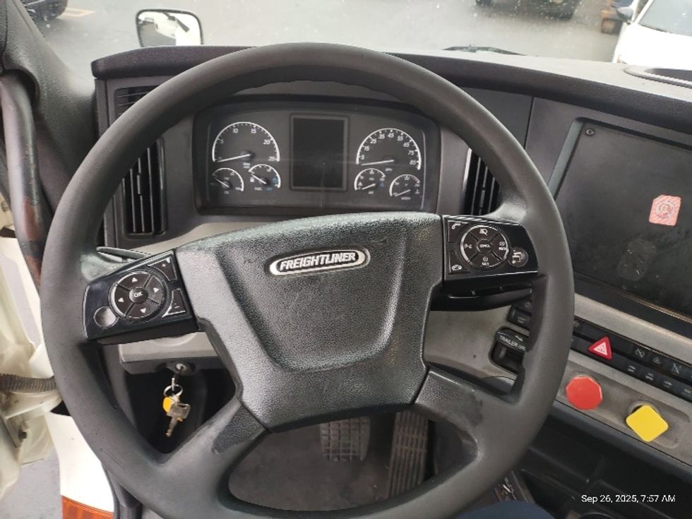 Day Cab Tractor-Heavy Duty Tractors-Freightliner-2018-T12664ST-Torrance-CA-443,874\n\t\tmiles-$ 40,750 - Image 11