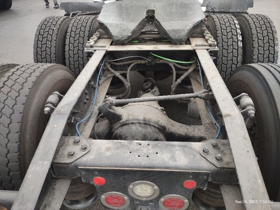 Day Cab Tractor-Heavy Duty Tractors-Freightliner-2018-T12664ST-Torrance-CA-443,874\n\t\tmiles-$ 40,750 - Image 6