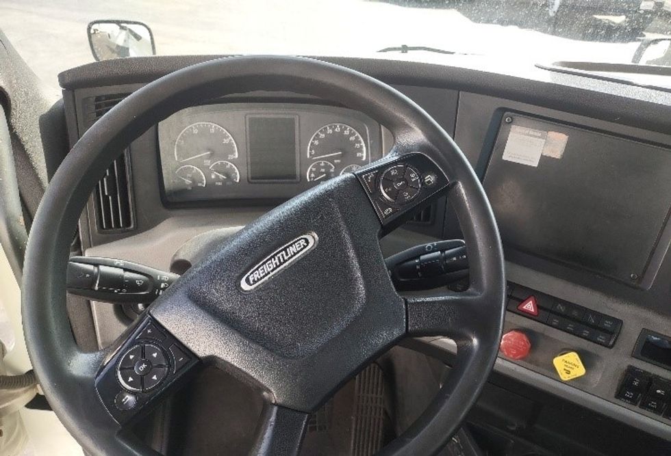 Day Cab Tractor-Heavy Duty Tractors-Freightliner-2018-T12664ST-Torrance-CA-443,896\n\t\tmiles-$ 40,750 - Image 11