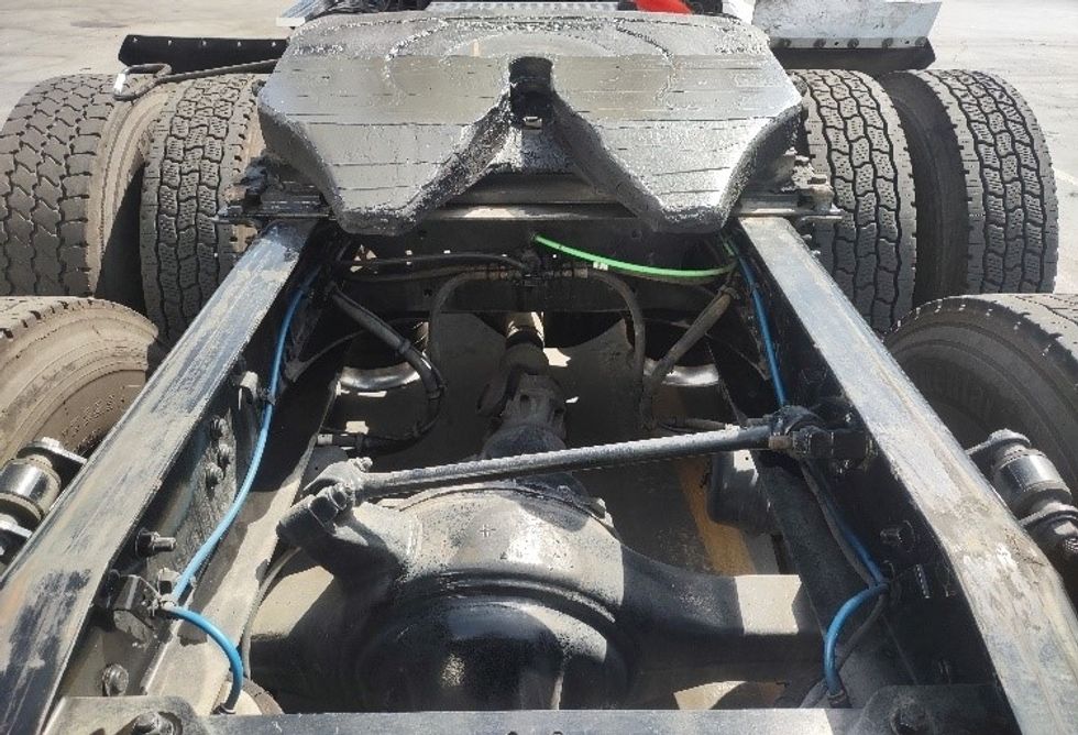 Day Cab Tractor-Heavy Duty Tractors-Freightliner-2018-T12664ST-Torrance-CA-443,896\n\t\tmiles-$ 40,750 - Image 6