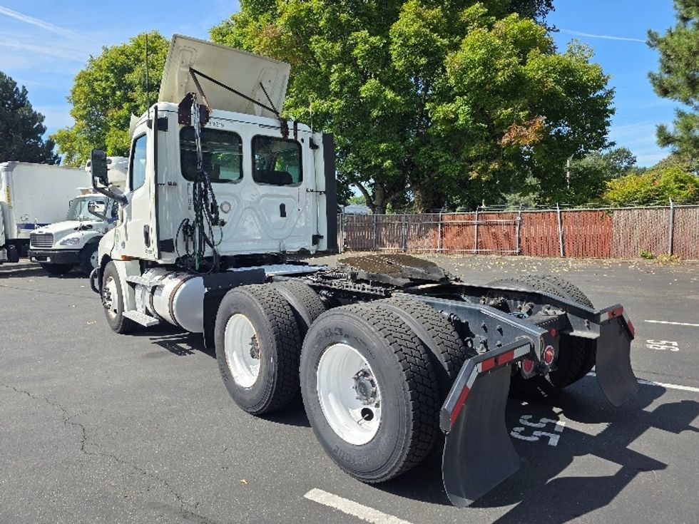 Day Cab Tractor-Heavy Duty Tractors-Freightliner-2018-T12664ST-Tukwila-WA-309,281\n\t\tmiles-$ 46,500 - Image 5