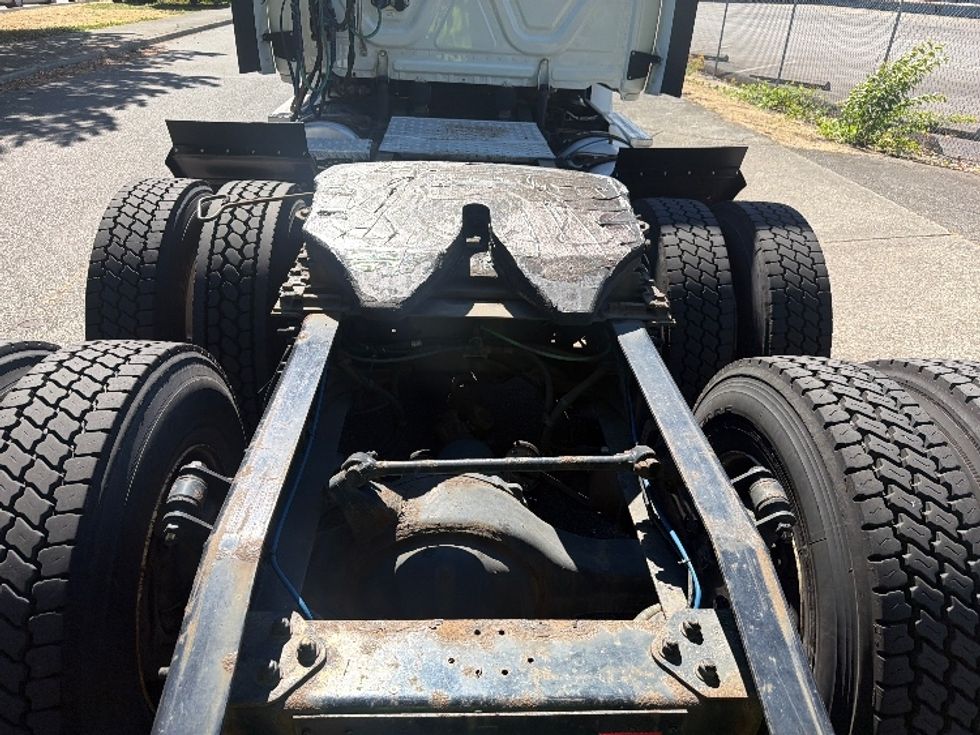 Day Cab Tractor-Heavy Duty Tractors-Freightliner-2018-T12664ST-Tukwila-WA-445,712\n\t\tmiles-$ 40,250 - Image 6