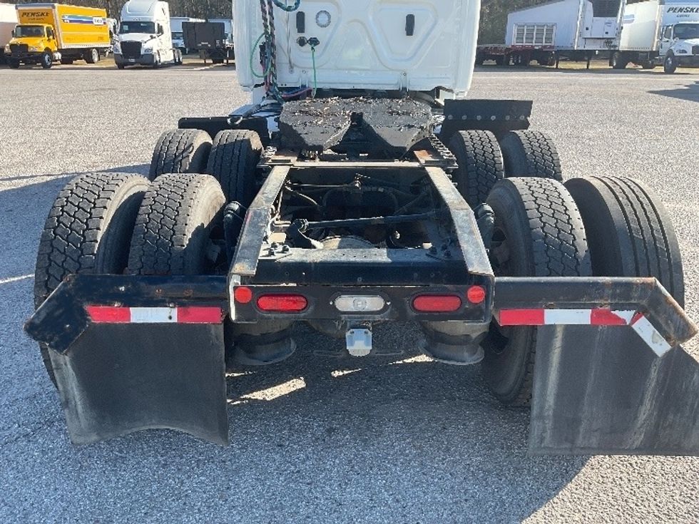 Day Cab Tractor-Heavy Duty Tractors-Freightliner-2018-T12664ST-Tuscaloosa-AL-436,454\n\t\tmiles-$ 45,500 - Image 6