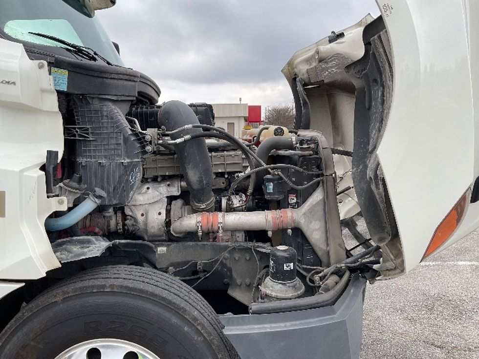 Day Cab Tractor-Heavy Duty Tractors-Freightliner-2018-T12664ST-Tuscaloosa-AL-502,932\n\t\tmiles-$ 44,500 - Image 15
