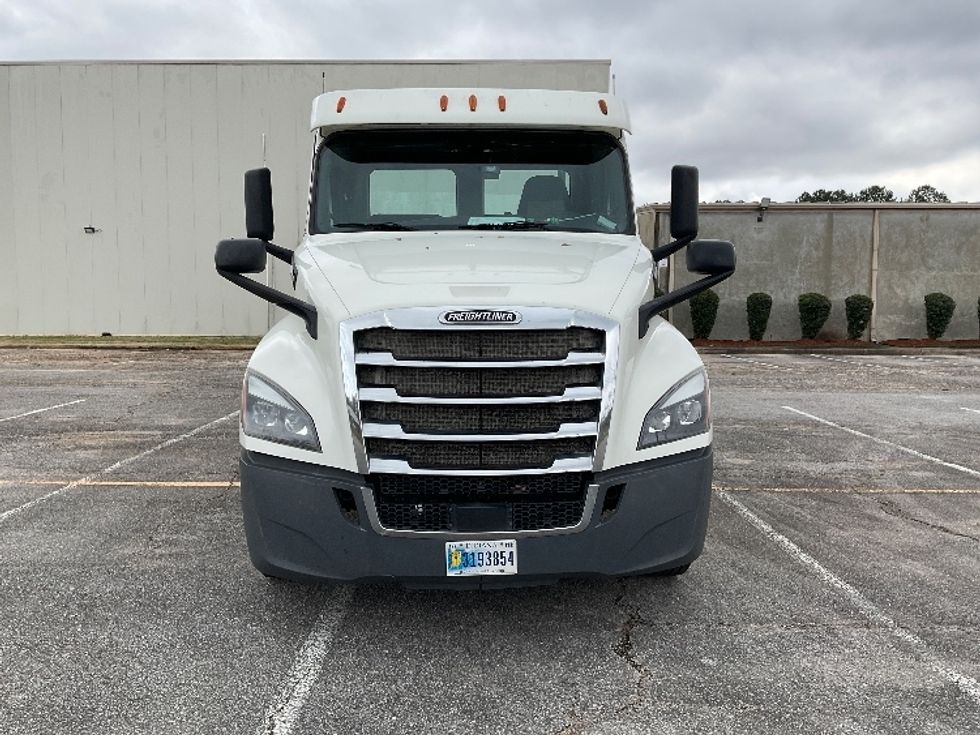 Day Cab Tractor-Heavy Duty Tractors-Freightliner-2018-T12664ST-Tuscaloosa-AL-502,932\n\t\tmiles-$ 44,500 - Image 2