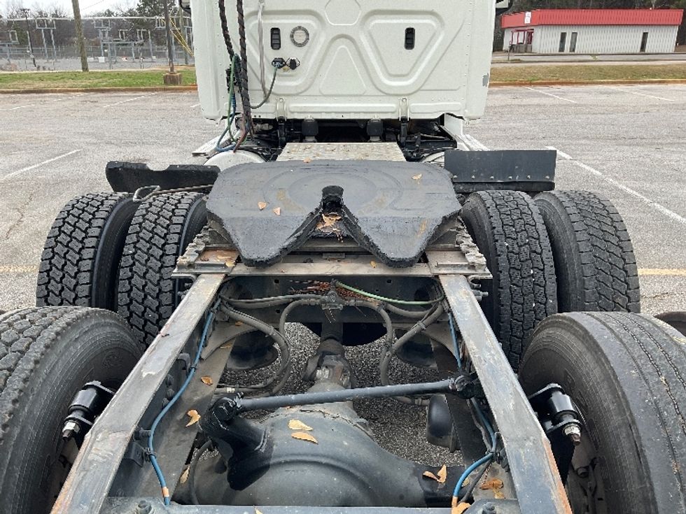Day Cab Tractor-Heavy Duty Tractors-Freightliner-2018-T12664ST-Tuscaloosa-AL-502,932\n\t\tmiles-$ 44,500 - Image 6