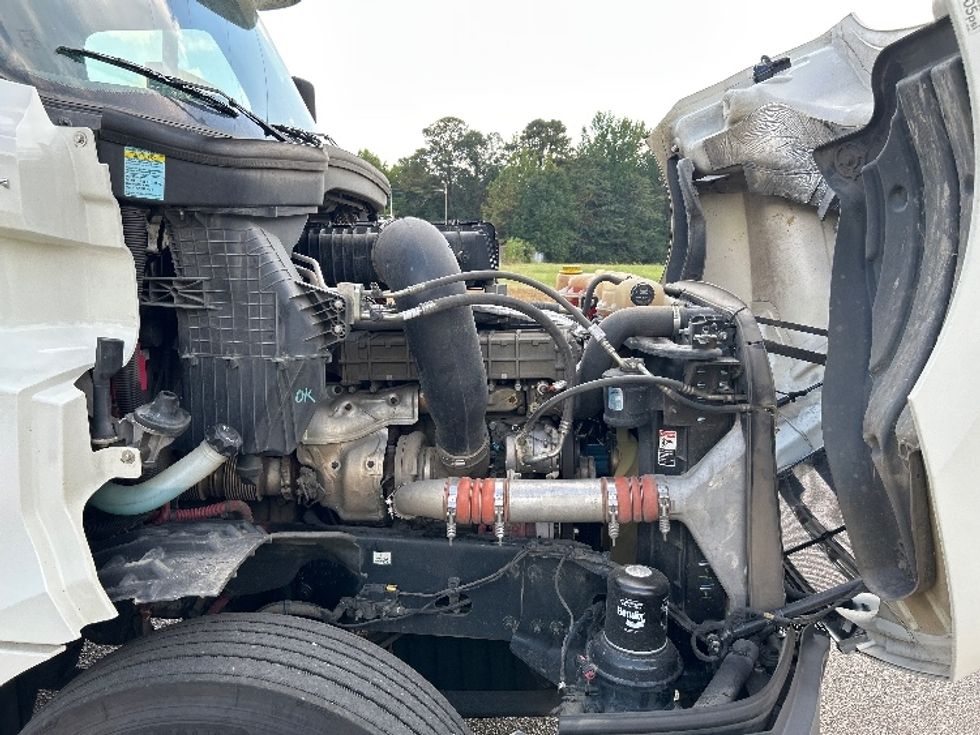 Day Cab Tractor-Heavy Duty Tractors-Freightliner-2018-T12664ST-Tuscaloosa-AL-521,875\n\t\tmiles-$ 36,000 - Image 14