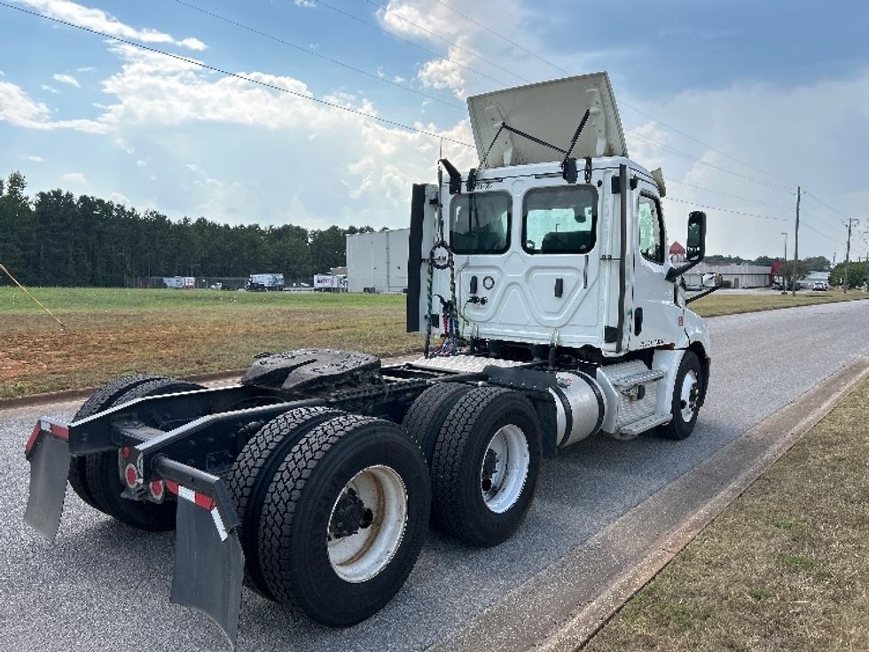 Day Cab Tractor-Heavy Duty Tractors-Freightliner-2018-T12664ST-Tuscaloosa-AL-521,875\n\t\tmiles-$ 36,000 - Image 6