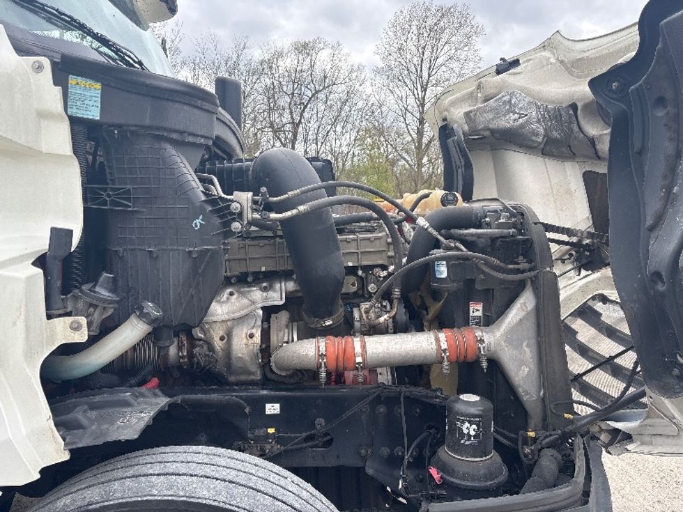 Day Cab Tractor-Heavy Duty Tractors-Freightliner-2018-T12664ST-Valparaiso-IN-661,064\n\t\tmiles-$ 26,000 - Image 15