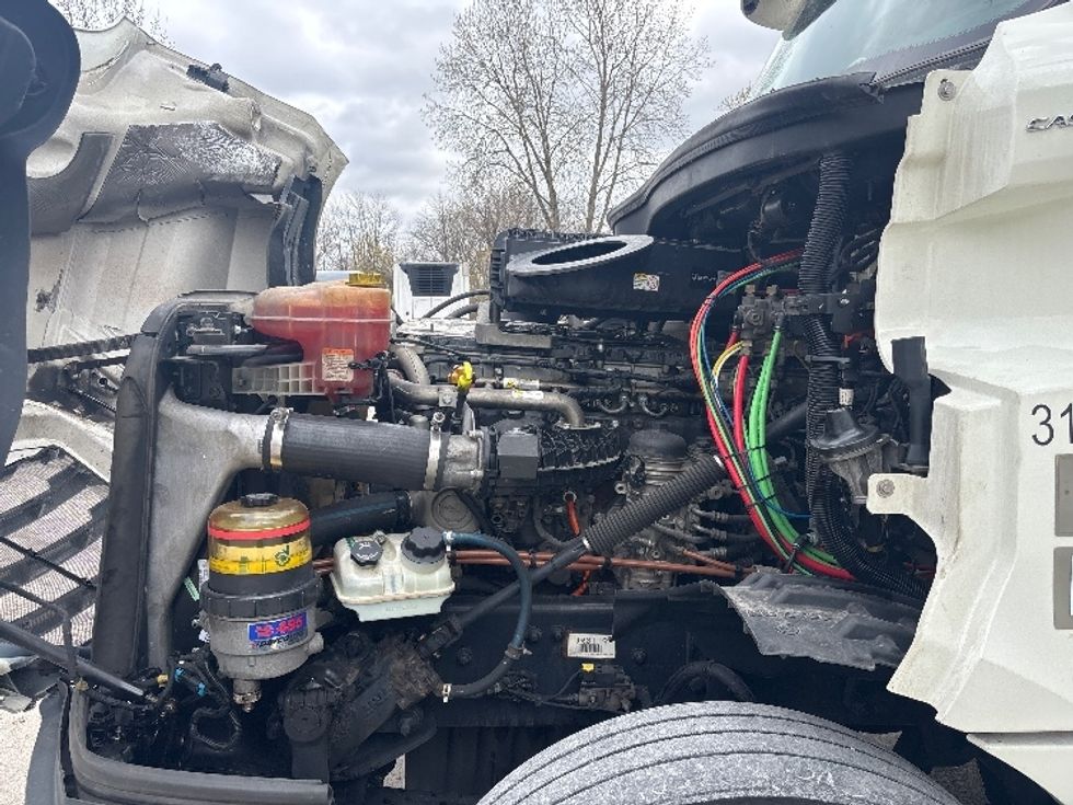 Day Cab Tractor-Heavy Duty Tractors-Freightliner-2018-T12664ST-Valparaiso-IN-661,064\n\t\tmiles-$ 26,000 - Image 16