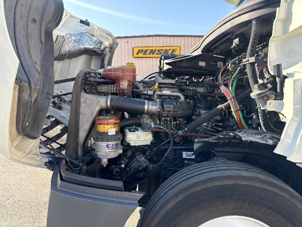 Day Cab Tractor-Heavy Duty Tractors-Freightliner-2018-T12664ST-Vernon-CA-286,445\n\t\tmiles-$ 49,250 - Image 16