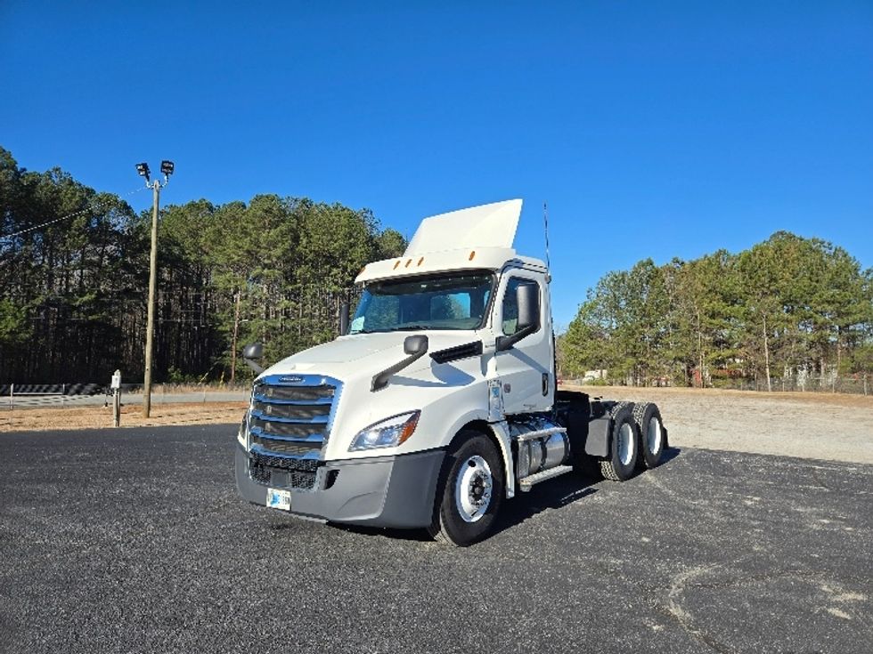 Day Cab Tractor-Heavy Duty Tractors-Freightliner-2018-T12664ST-Villa Rica-GA-216,656\n\t\tmiles-$ 52,750 - Image 3