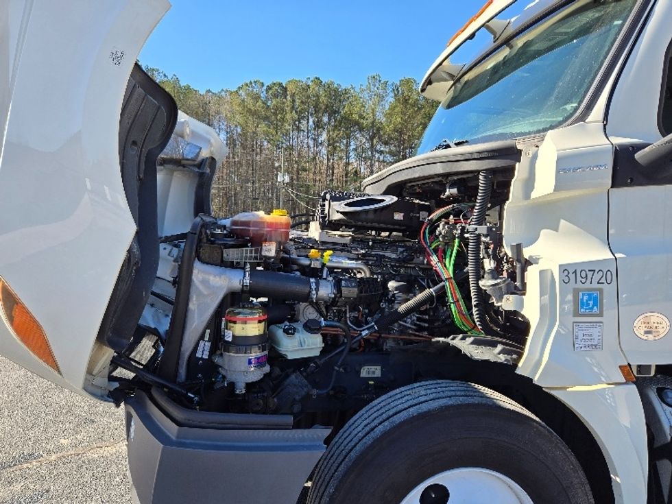 Day Cab Tractor-Heavy Duty Tractors-Freightliner-2018-T12664ST-Villa Rica-GA-223,909\n\t\tmiles-$ 53,750 - Image 16