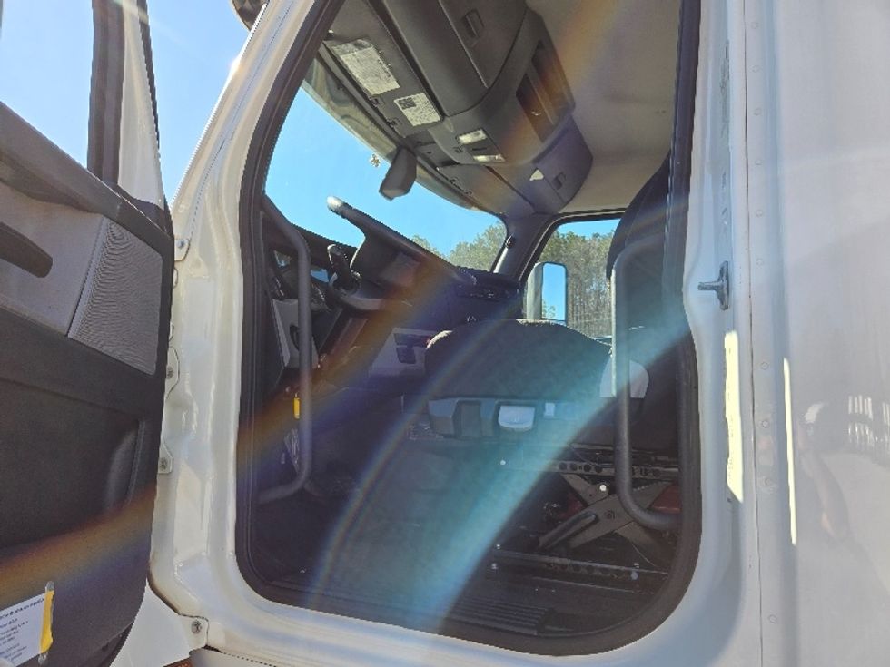 Day Cab Tractor-Heavy Duty Tractors-Freightliner-2018-T12664ST-Villa Rica-GA-223,909\n\t\tmiles-$ 53,750 - Image 9