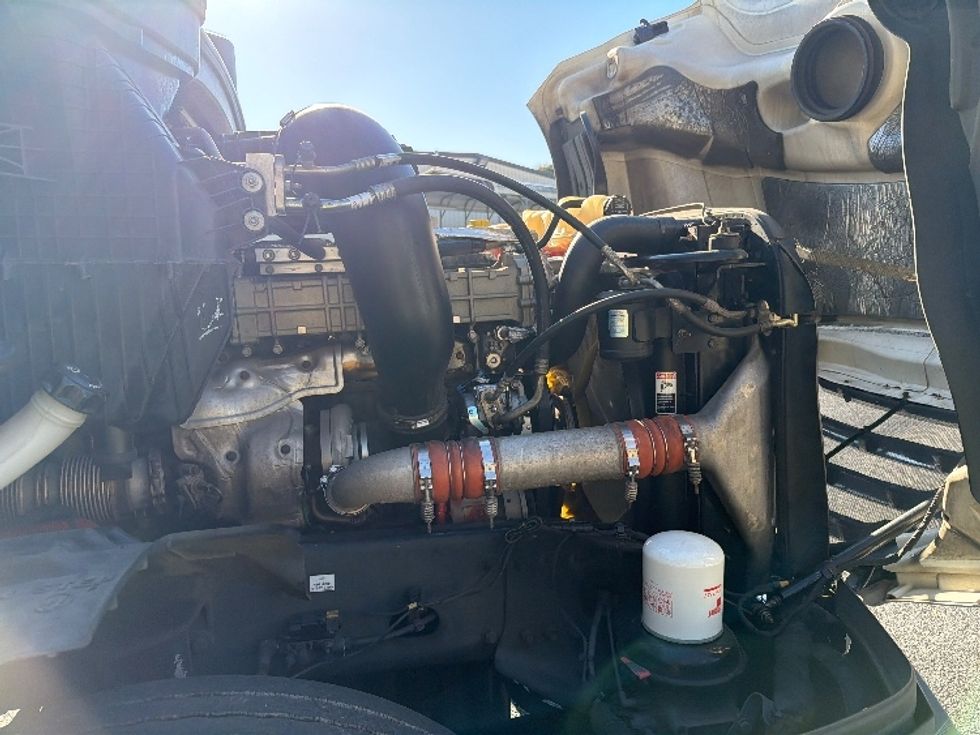 Day Cab Tractor-Heavy Duty Tractors-Freightliner-2018-T12664ST-Villa Rica-GA-485,415\n\t\tmiles-$ 37,750 - Image 15