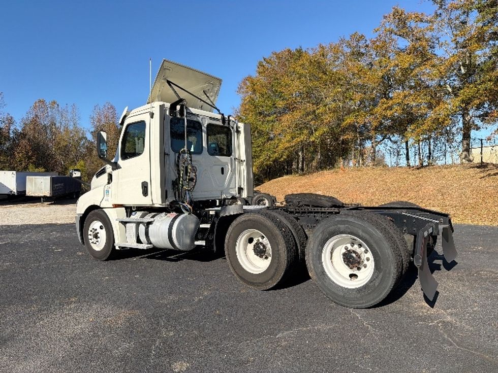 Day Cab Tractor-Heavy Duty Tractors-Freightliner-2018-T12664ST-Villa Rica-GA-485,415\n\t\tmiles-$ 37,750 - Image 5