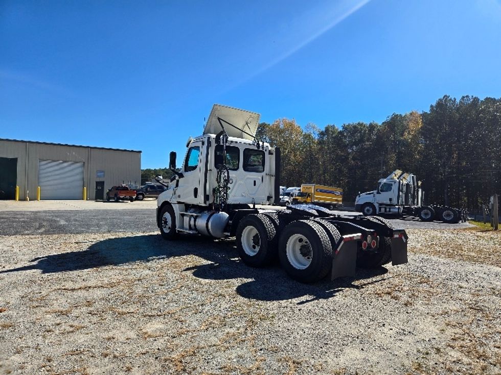 Day Cab Tractor-Heavy Duty Tractors-Freightliner-2018-T12664ST-Villa Rica-GA-507,587\n\t\tmiles-$ 36,250 - Image 5
