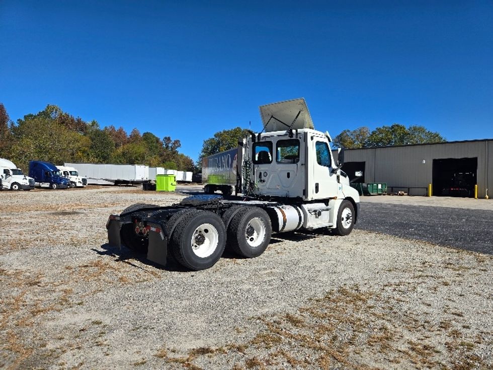Day Cab Tractor-Heavy Duty Tractors-Freightliner-2018-T12664ST-Villa Rica-GA-507,587\n\t\tmiles-$ 36,250 - Image 7