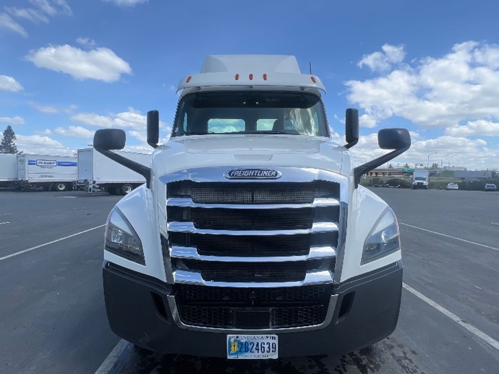 Your Next Used 2018 Freightliner T12664ST, 277677, Is For Sale And