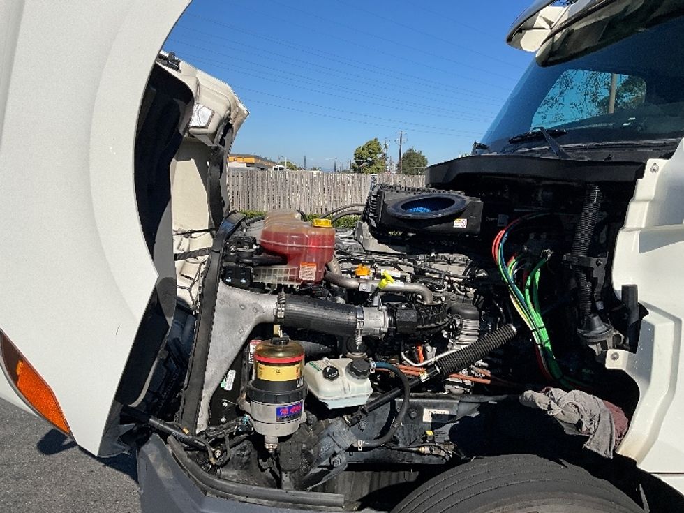 Day Cab Tractor-Heavy Duty Tractors-Freightliner-2018-T12664ST-West Sacramento-CA-276,330\n\t\tmiles-$ 60,250 - Image 16