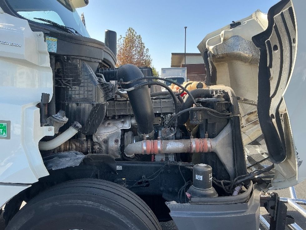 Day Cab Tractor-Heavy Duty Tractors-Freightliner-2018-T12664ST-West Sacramento-CA-372,422\n\t\tmiles-$ 43,250 - Image 15