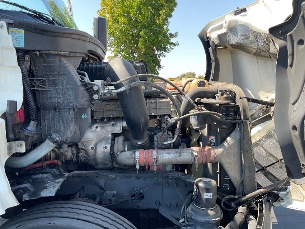 Day Cab Tractor-Heavy Duty Tractors-Freightliner-2018-T12664ST-West Sacramento-CA-551,091\n\t\tmiles-$ 34,500 - Image 14