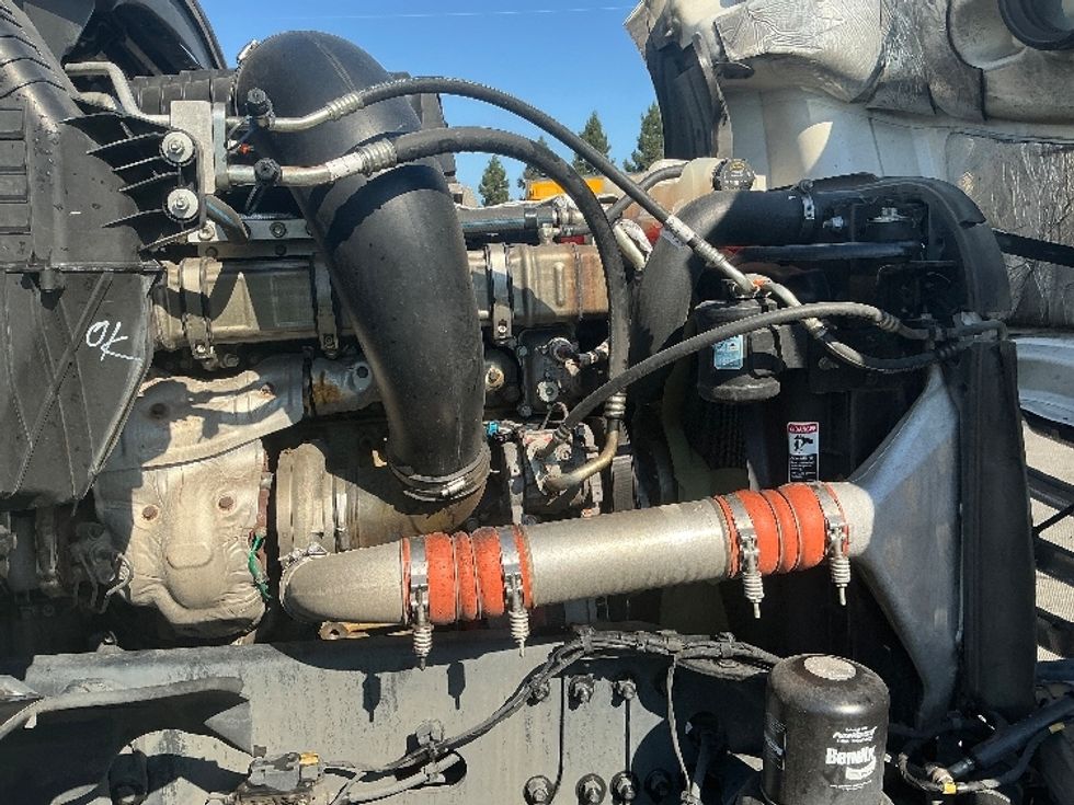 Day Cab Tractor-Heavy Duty Tractors-Freightliner-2018-T12664ST-West Sacramento-CA-661,619\n\t\tmiles-$ 25,250 - Image 15