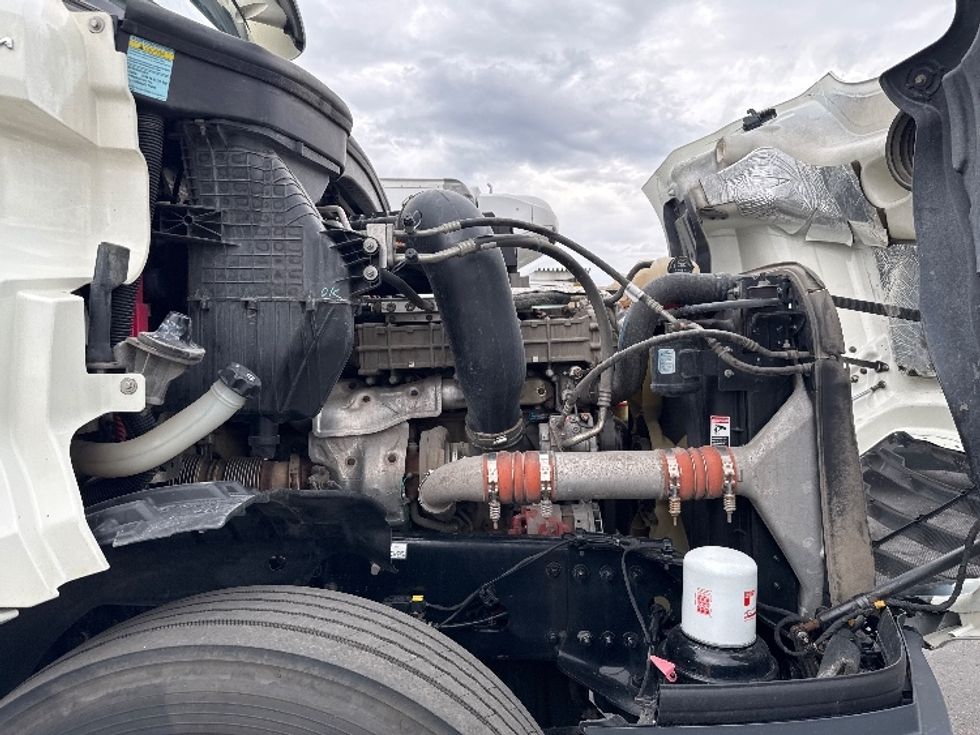 Day Cab Tractor-Heavy Duty Tractors-Freightliner-2018-T12664ST-West Valley City-UT-190,787\n\t\tmiles-$ 57,500 - Image 15