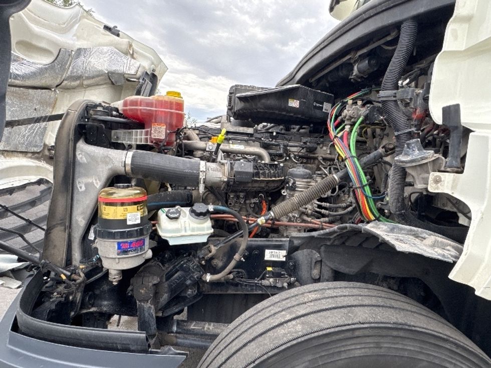 Day Cab Tractor-Heavy Duty Tractors-Freightliner-2018-T12664ST-West Valley City-UT-190,787\n\t\tmiles-$ 57,500 - Image 16