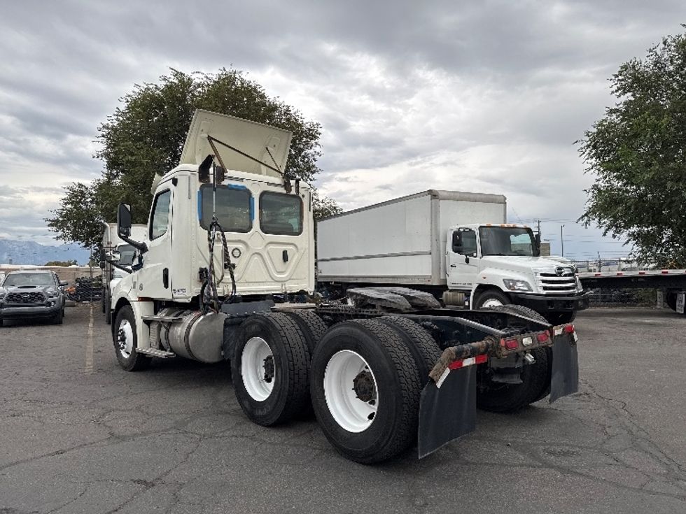 Day Cab Tractor-Heavy Duty Tractors-Freightliner-2018-T12664ST-West Valley City-UT-190,787\n\t\tmiles-$ 57,500 - Image 5