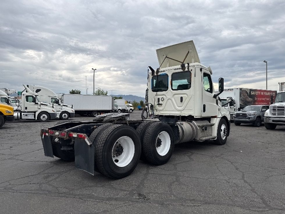 Day Cab Tractor-Heavy Duty Tractors-Freightliner-2018-T12664ST-West Valley City-UT-190,787\n\t\tmiles-$ 57,500 - Image 7