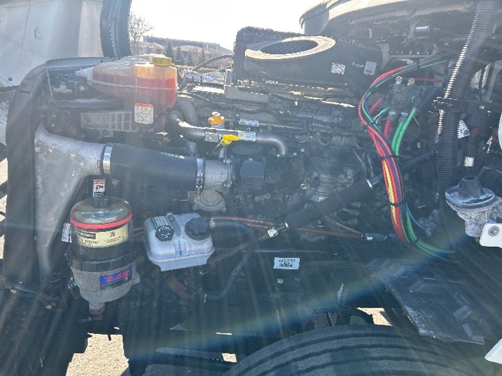 Day Cab Tractor-Heavy Duty Tractors-Freightliner-2018-T12664ST-Windsor-WI-106,498\n\t\tmiles-$ 49,500 - Image 16