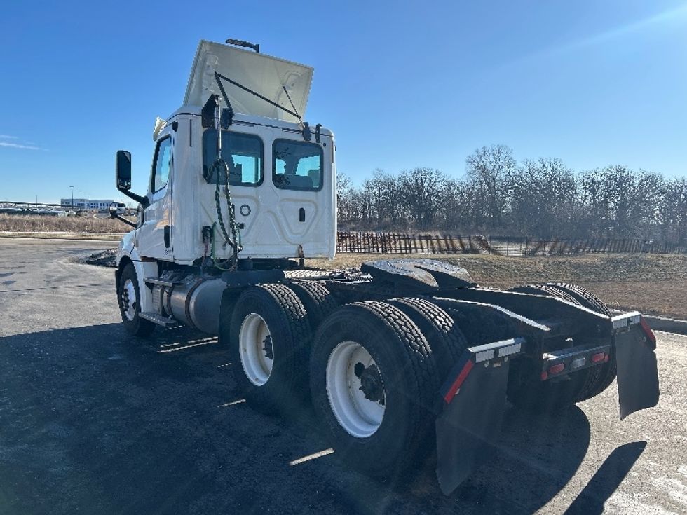 Day Cab Tractor-Heavy Duty Tractors-Freightliner-2018-T12664ST-Windsor-WI-106,498\n\t\tmiles-$ 49,500 - Image 5