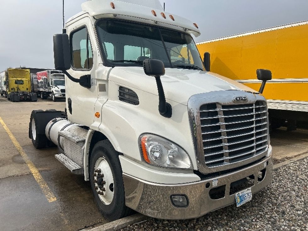 Day Cab Tractor-Heavy Duty Tractors-Freightliner-2019-Cascadia 11342ST-Allen Park-MI-421,738\n\t\tmiles-$ 24,250 - Image 1