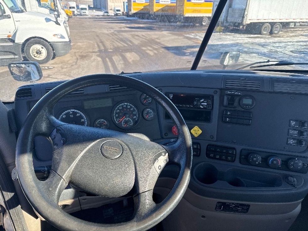 Day Cab Tractor-Heavy Duty Tractors-Freightliner-2019-Cascadia 11342ST-Brooklyn Park-MN-78,136\n\t\tmiles-$ 27,250 - Image 11
