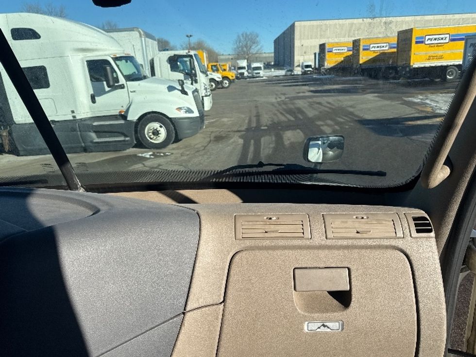 Day Cab Tractor-Heavy Duty Tractors-Freightliner-2019-Cascadia 11342ST-Brooklyn Park-MN-78,136\n\t\tmiles-$ 27,250 - Image 13