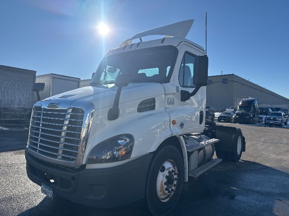 Day Cab Tractor-Heavy Duty Tractors-Freightliner-2019-Cascadia 11342ST-Brooklyn Park-MN-78,136\n\t\tmiles-$ 27,250 - Image 3