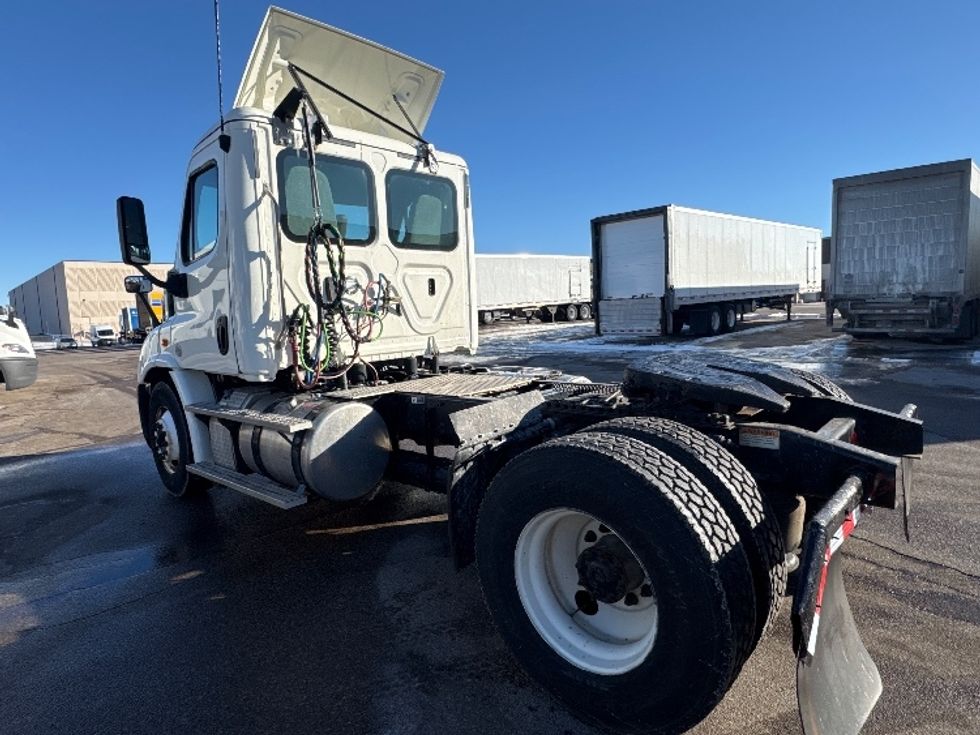 Day Cab Tractor-Heavy Duty Tractors-Freightliner-2019-Cascadia 11342ST-Brooklyn Park-MN-78,136\n\t\tmiles-$ 27,250 - Image 5