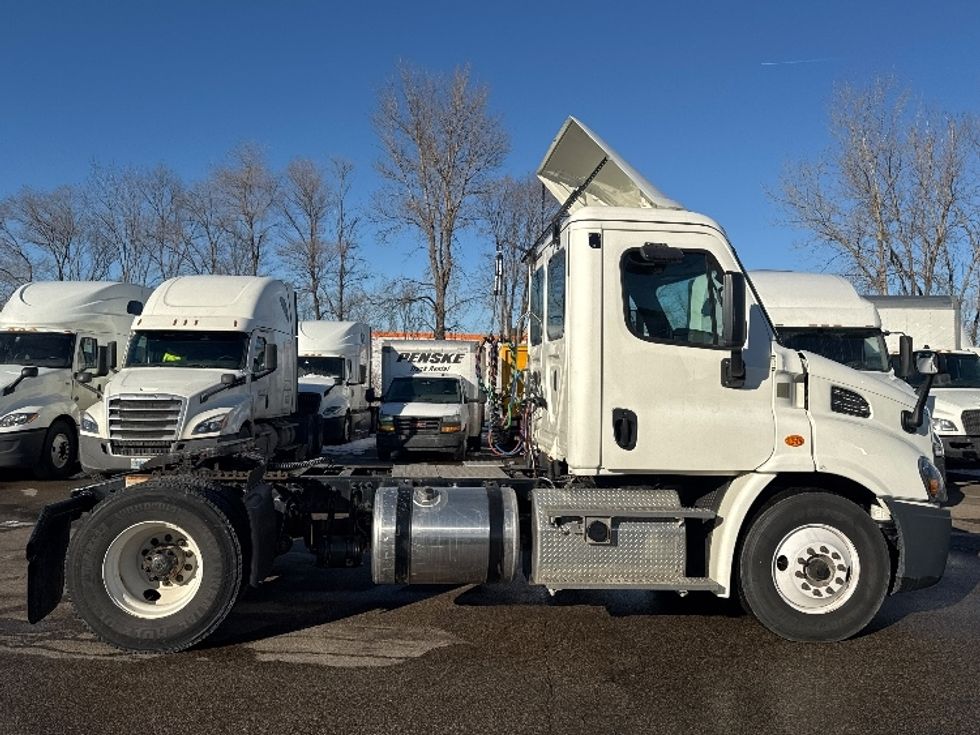 Day Cab Tractor-Heavy Duty Tractors-Freightliner-2019-Cascadia 11342ST-Brooklyn Park-MN-78,136\n\t\tmiles-$ 27,250 - Image 8