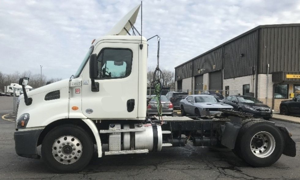 Day Cab Tractor-Heavy Duty Tractors-Freightliner-2019-Cascadia 11342ST-Canton-OH-168,303\n\t\tmiles-$ 43,750 - Image 4