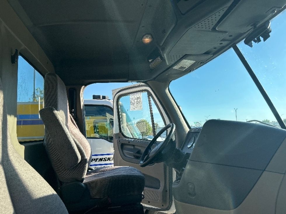 Day Cab Tractor-Heavy Duty Tractors-Freightliner-2019-Cascadia 11342ST-Ceres-CA-328,735\n\t\tmiles-$ 999,999 - Image 14