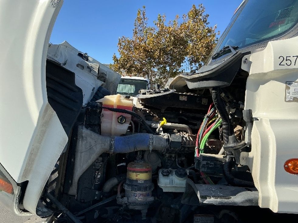 Day Cab Tractor-Heavy Duty Tractors-Freightliner-2019-Cascadia 11342ST-Ceres-CA-328,735\n\t\tmiles-$ 999,999 - Image 16