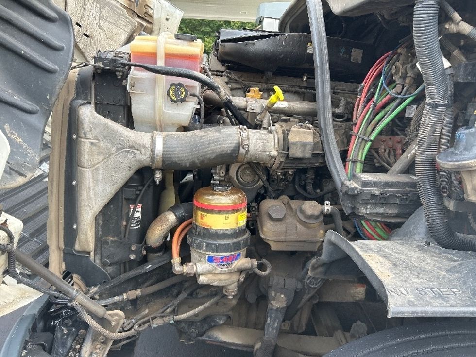 Day Cab Tractor-Heavy Duty Tractors-Freightliner-2019-Cascadia 11342ST-Cranbury-NJ-167,603\n\t\tmiles-$ 39,750 - Image 16