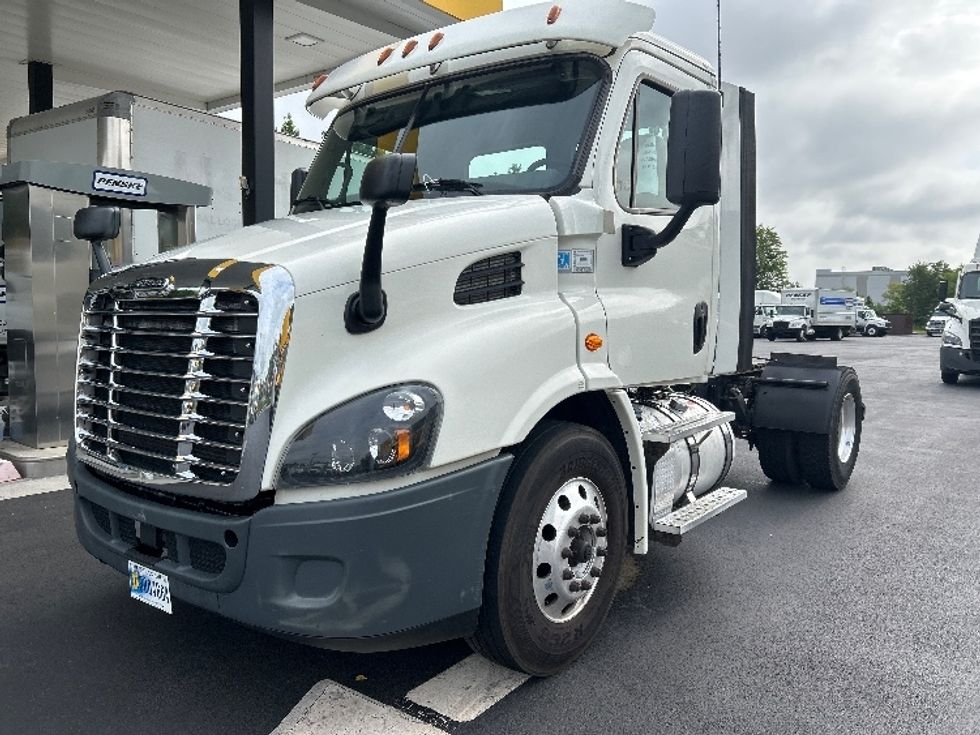 Day Cab Tractor-Heavy Duty Tractors-Freightliner-2019-Cascadia 11342ST-Cranbury-NJ-167,603\n\t\tmiles-$ 39,750 - Image 3
