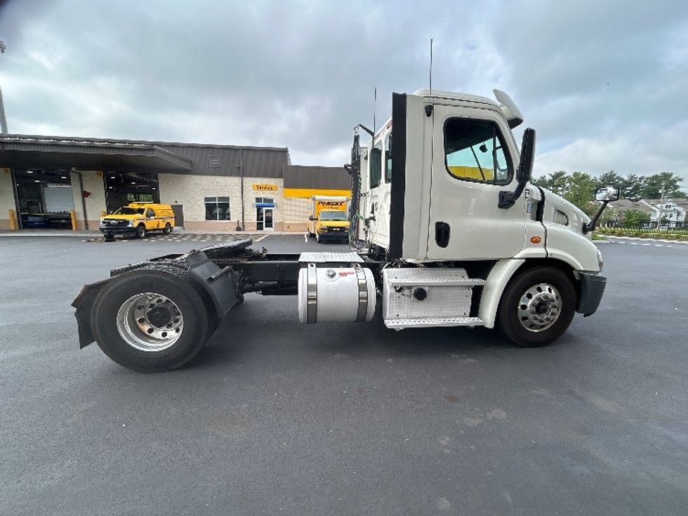 Day Cab Tractor-Heavy Duty Tractors-Freightliner-2019-Cascadia 11342ST-Cranbury-NJ-167,603\n\t\tmiles-$ 39,750 - Image 8