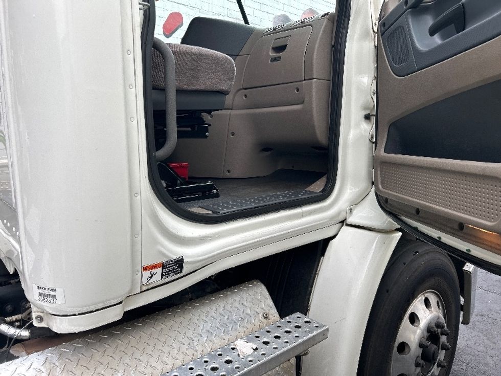 Day Cab Tractor-Heavy Duty Tractors-Freightliner-2019-Cascadia 11342ST-Duluth-GA-340,538\n\t\tmiles-$ 41,500 - Image 12