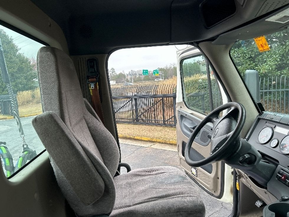 Day Cab Tractor-Heavy Duty Tractors-Freightliner-2019-Cascadia 11342ST-Duluth-GA-340,538\n\t\tmiles-$ 41,500 - Image 14